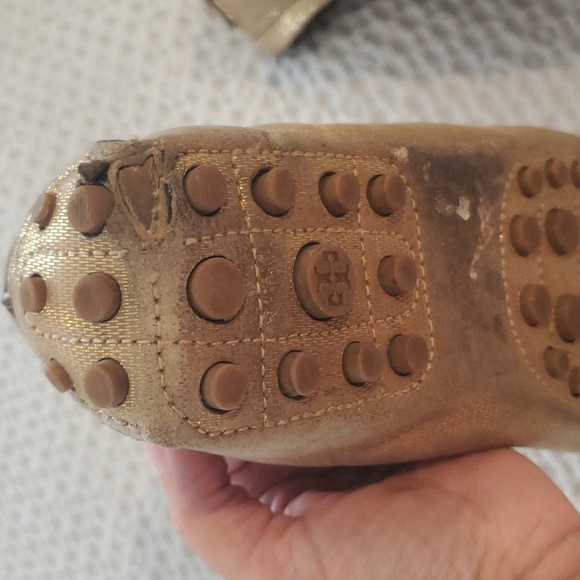 Tory Burch Arianna Driving Loafer Moccasins Flat Shoes Metallic GOLD Sz… - Picture 14 of 14